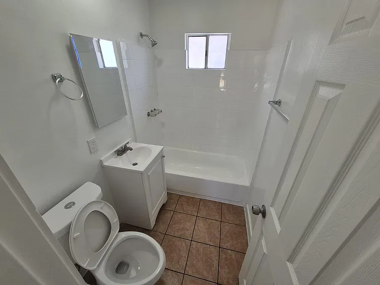 428 N Poplar Ave — Photo 13
