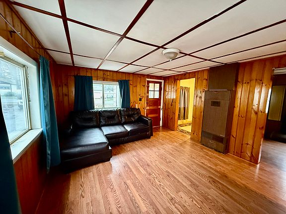 5th image of 216 Cottage Dr