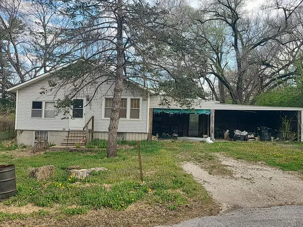 3412 S 11th Street Rd, Saint Joseph, MO 64503
