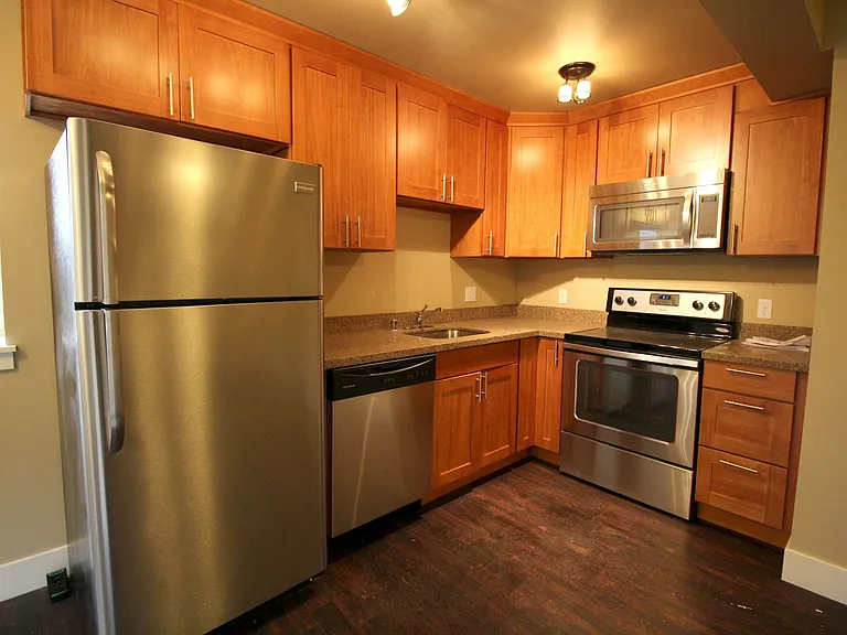 South Lane Apartments — Photo 41