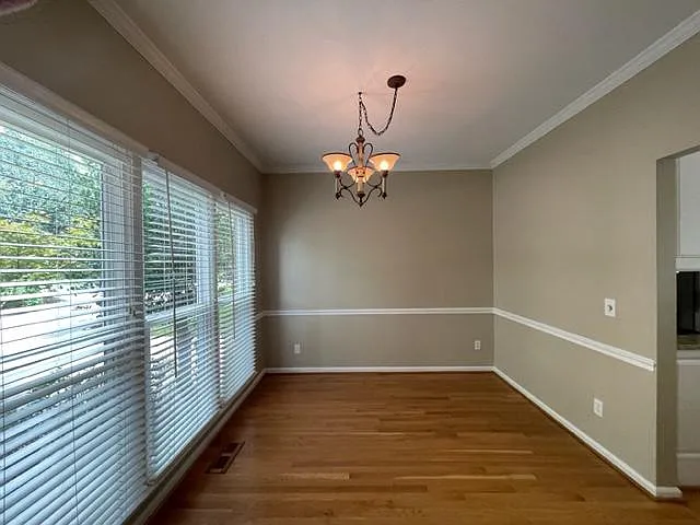825 Shadowlawn Ct — Photo 2