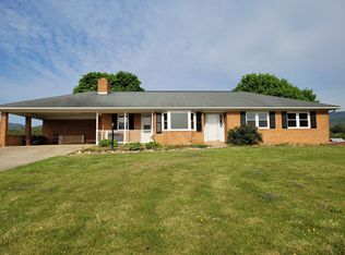 1094 Strole Farm Rd, Shenandoah, VA 22849