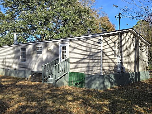 5th image of 912 Druid St