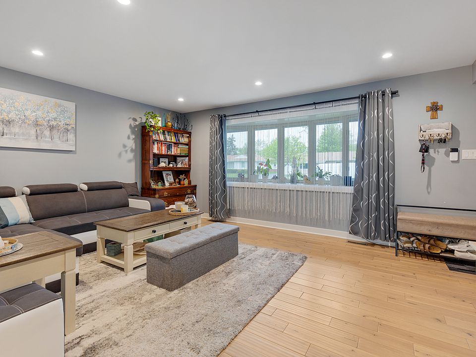 77 Keswick Rd, Elk Grove Village, IL 60007 Zillow