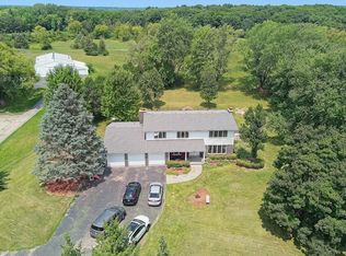 21560 W Grass Lake Rd, Antioch, IL 60002