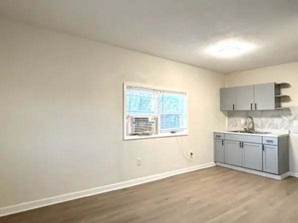 406 E Jackson St APT 4, Marion, IL 62959