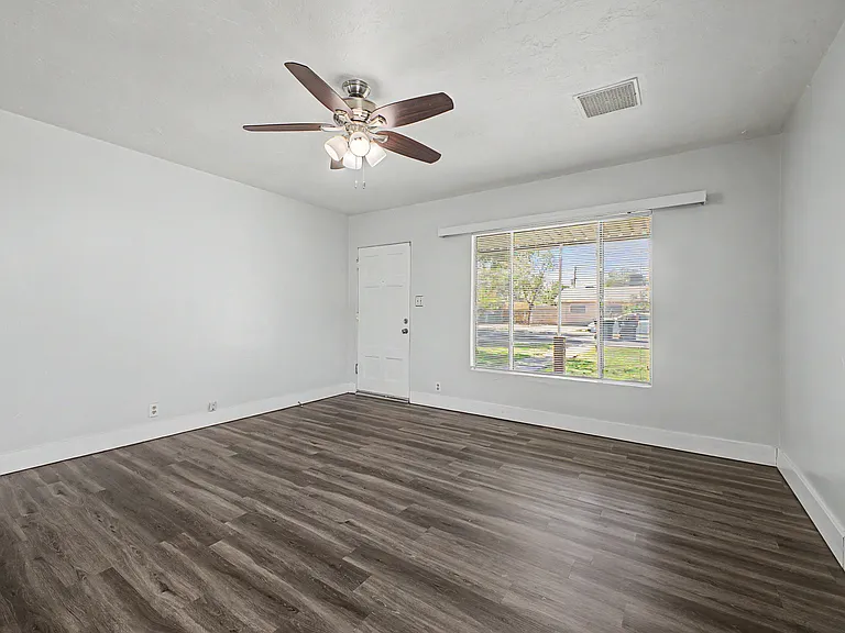 1638 E Williams St — Photo 7