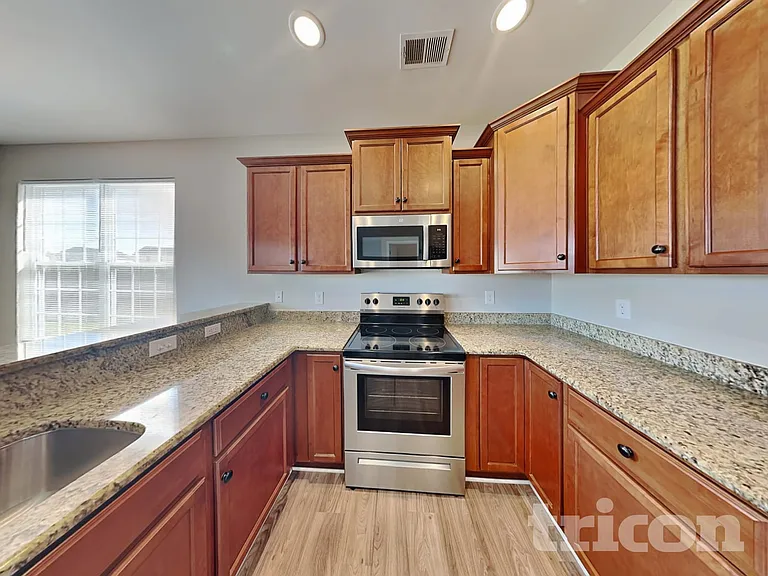 651 Braekel Way — Photo 4