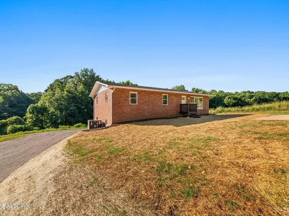 145 Martin Cir, Harriman, TN 37748