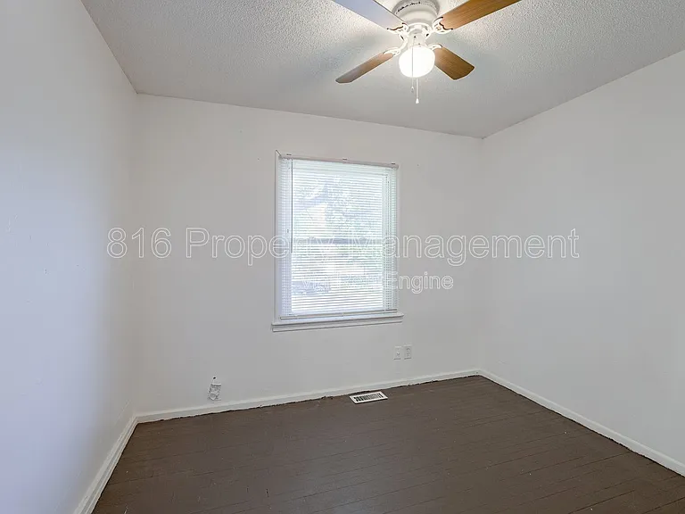 10009 Hardesty Ave — Photo 13