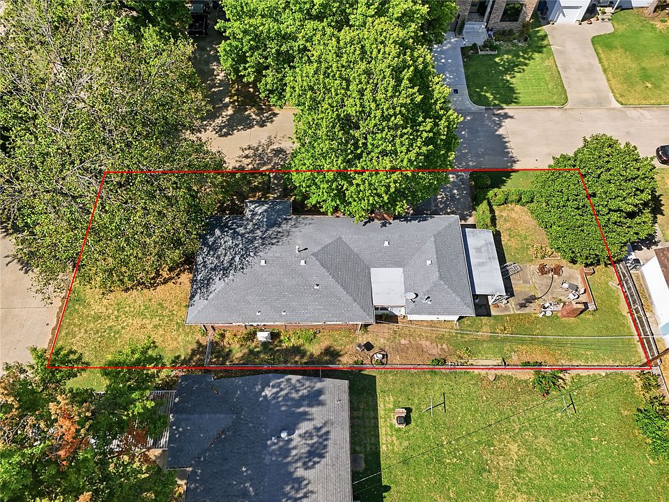 1st image of 1004 E 38th St