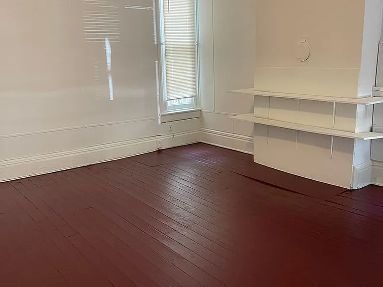 118 S Pine St — Photo 13
