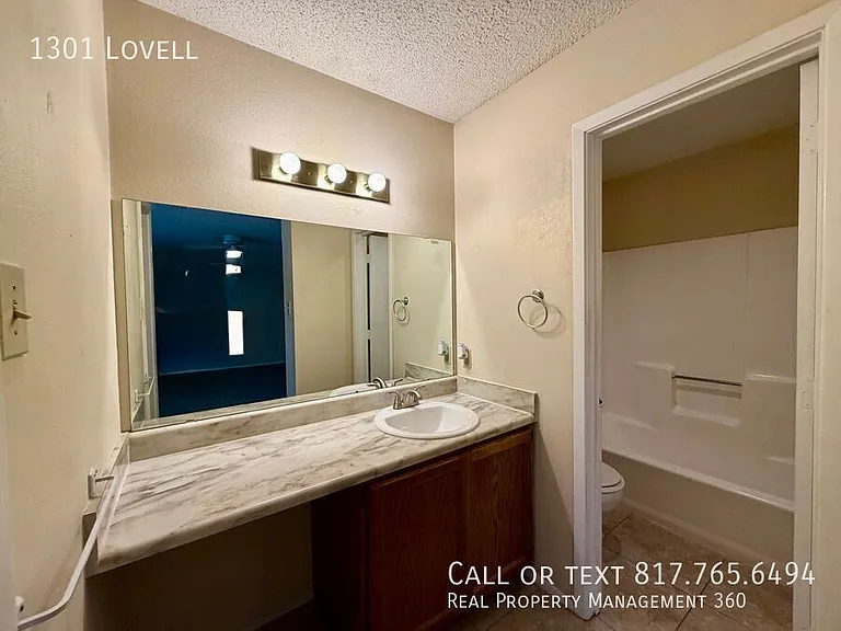 1301 Lovell Dr — Photo 11