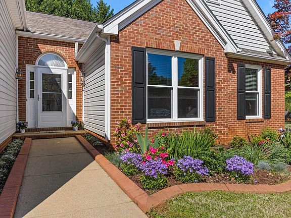 2nd image of 123 Northcliff Way