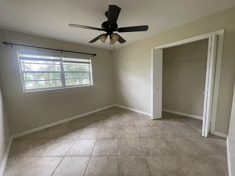 400 S Pine Ave — Photo 6