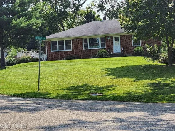 84 Lyford Rd, Waterford, MI 48328