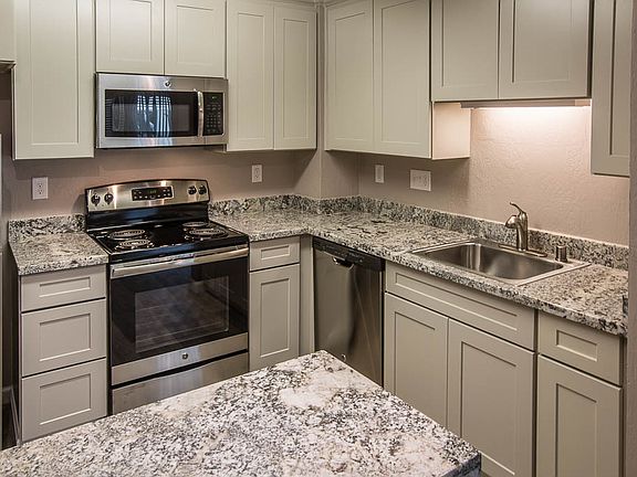 BRAND NEW KITCHEN!