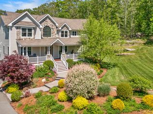 32 River Road Dr, Essex, CT 06426