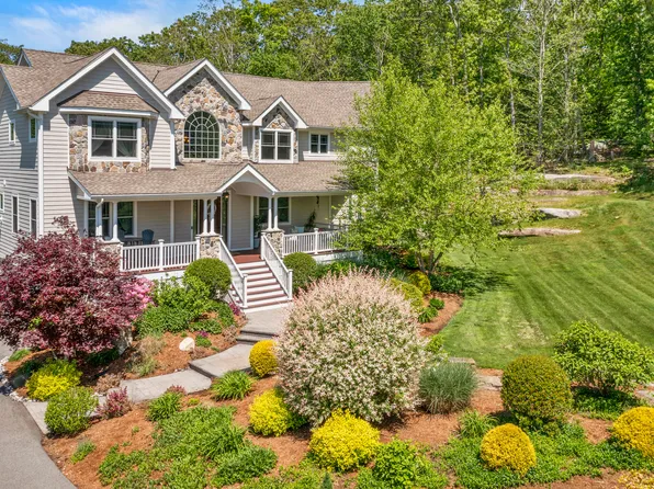 32 River Road Drive, Essex, CT 06426