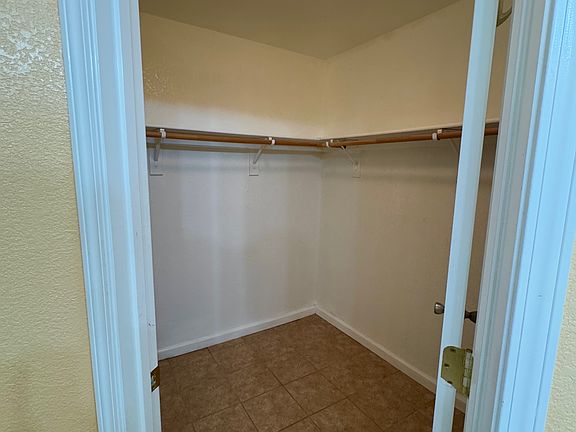 4th image of 643 Willowbrook Dr