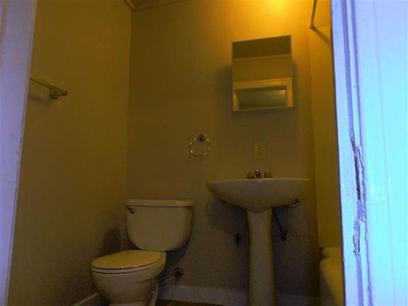5th image of 3715 Southwest Trfy APT 103