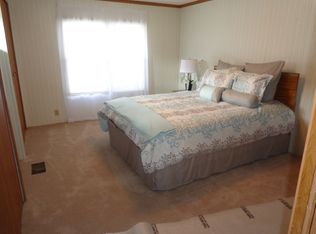 810 Spring Pines Dr SW, Warren, OH 44481