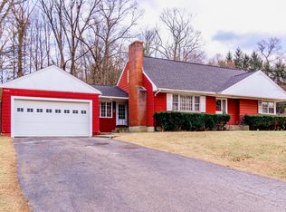 14 Oakwood Dr, Windham, CT 06280