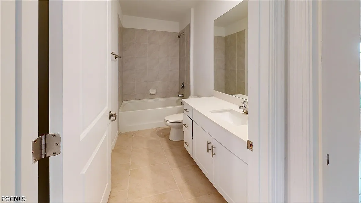 4 bed, 2.0 bath, 1952 sqft, $2,195 — Photo 4