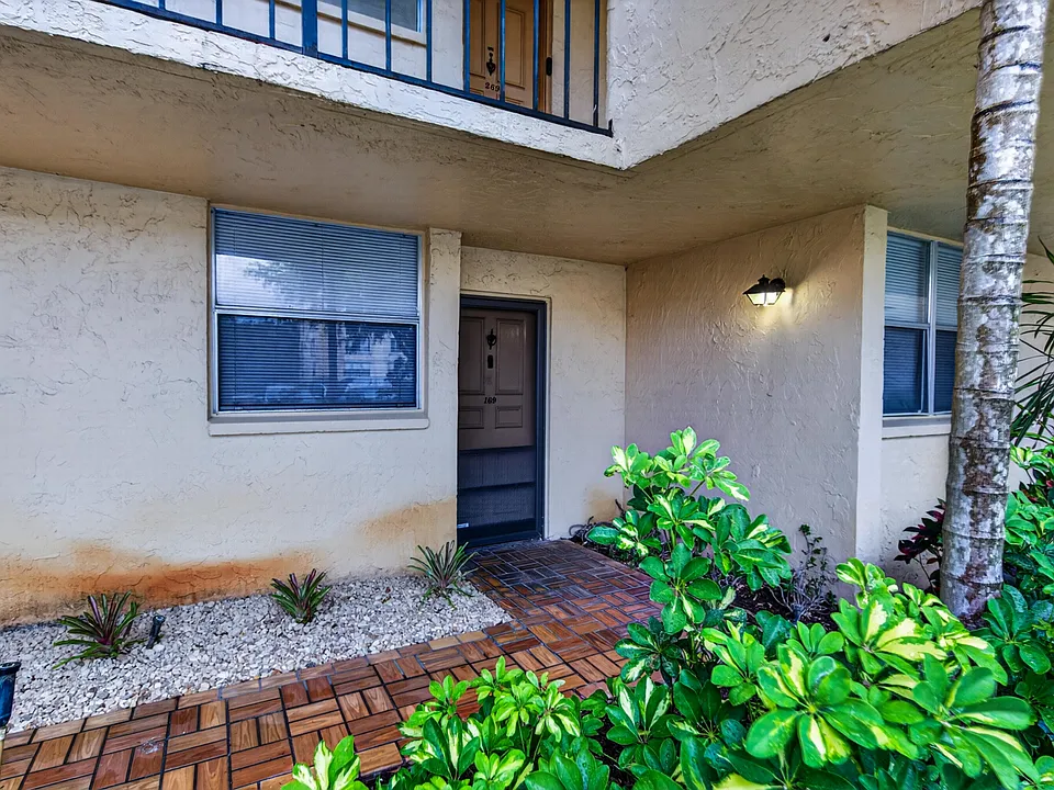 3671 Environ Blvd #169
