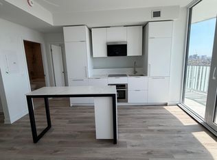 1 Fairview Rd E #1002, Mississauga, ON L5A4C6