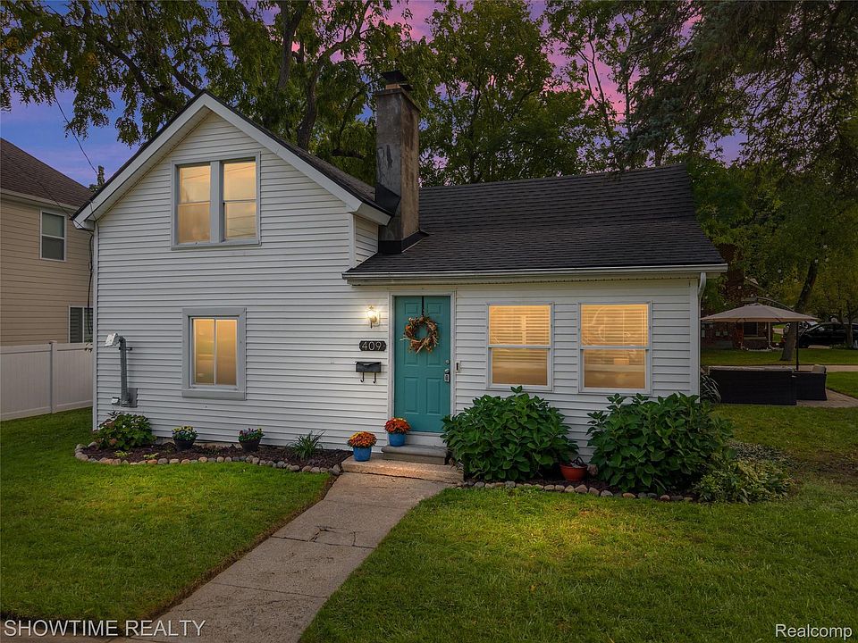 1st image of 409 1st St