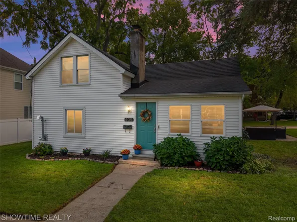 409 1st St, Rochester, MI 48307