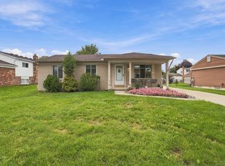 35537 Connecticut Dr, Sterling Heights, MI 48310