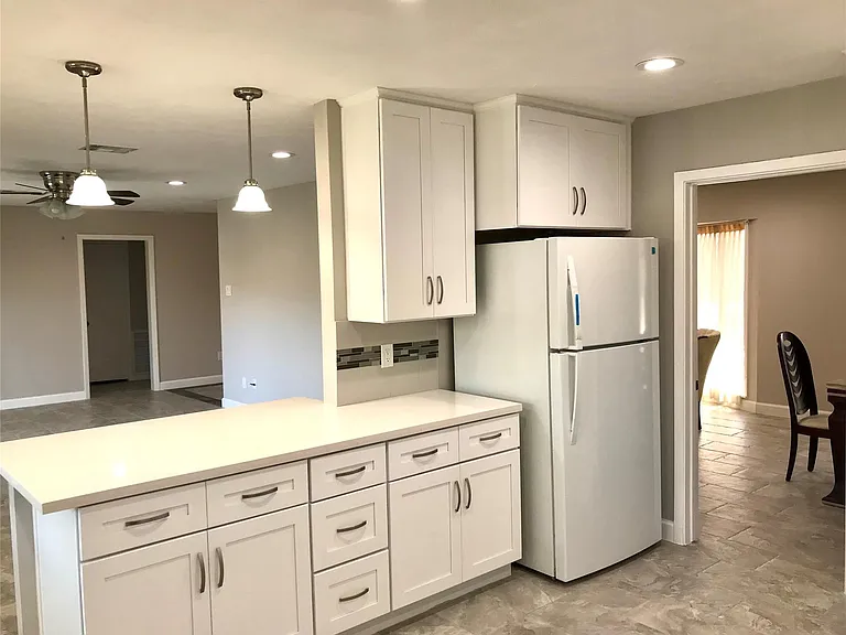 5470 Carew St — Photo 8