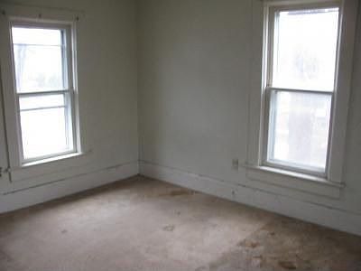 5th image of 569 Wilson Ave