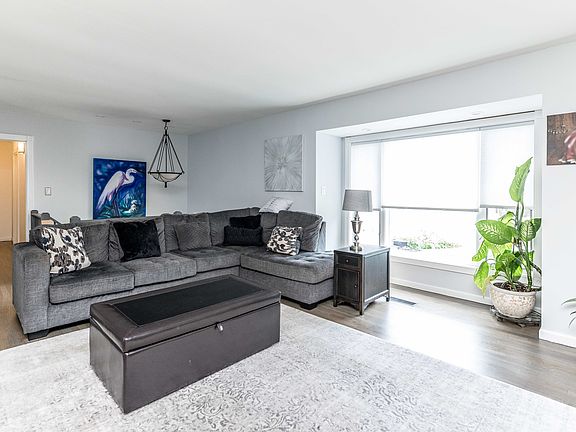 4th image of 98 Harris Dr