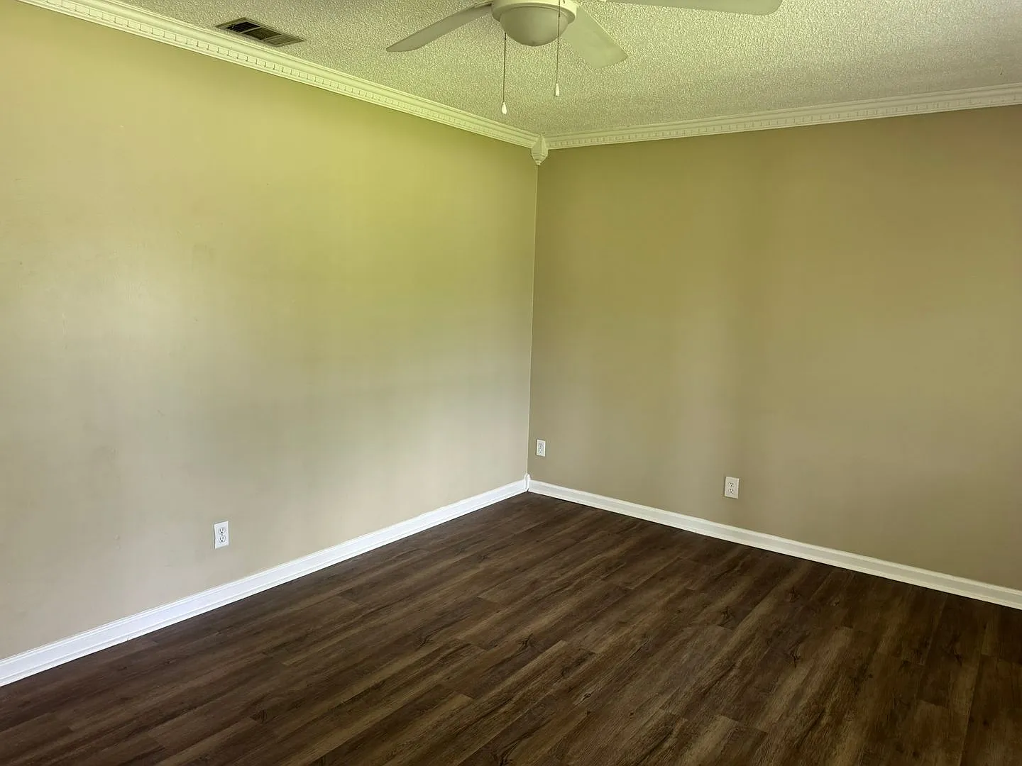 121 Herty Dr. — Photo 2