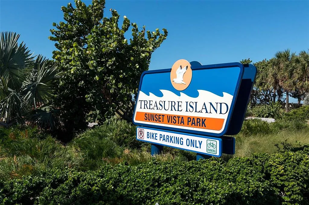 1 bed, 1.0 bath, 615 sqft, $2,200 — Photo 2