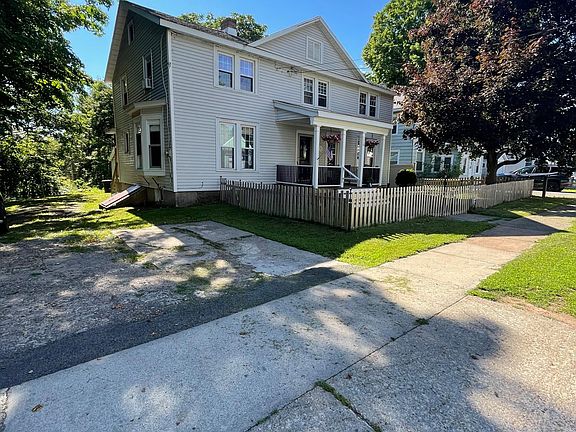 3rd image of 118 Pleasant Ave