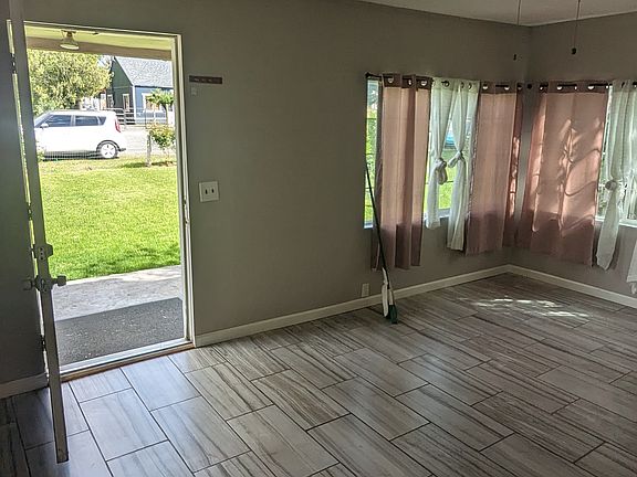 5th image of 1007 Della Ave