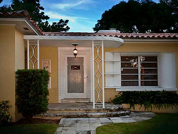 3rd image of 824 Anastasia Avenue