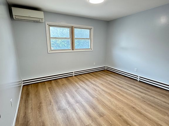 5th image of 511 Falcon Ave Floor 2