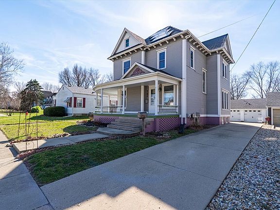 3rd image of 709 N Center St