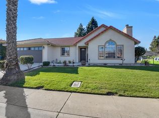 1587 Saint Andrews Dr, Yuba City, CA
