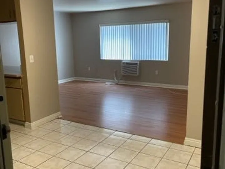 1618 Schrader Blvd — Photo 39