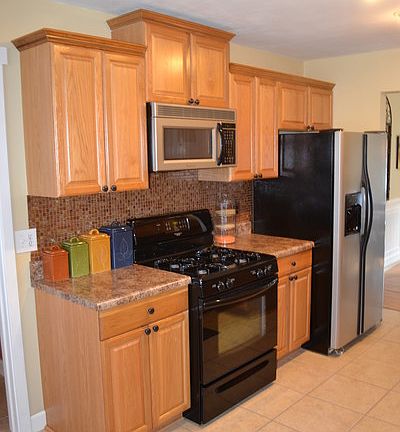 Kitchen
						:
						Built in Microwave oven