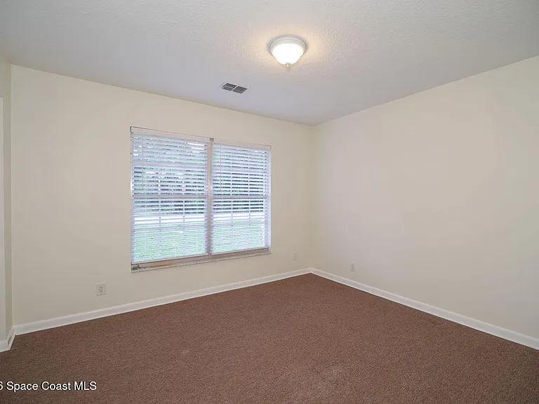 765 Cleaves St SE — Photo 8