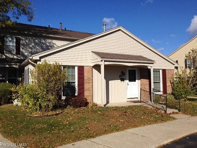 1st image of 34219 Garfield Cir #5