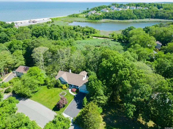 60 Smugglers Path, Jamesport, NY 11947