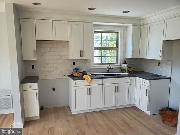 5th image of 1326 Chambers St #1